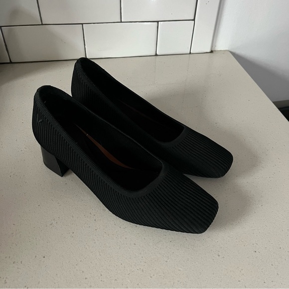 Vivaia Melody Block Heel 37.5 (runs SMALL) - Picture 2 of 7